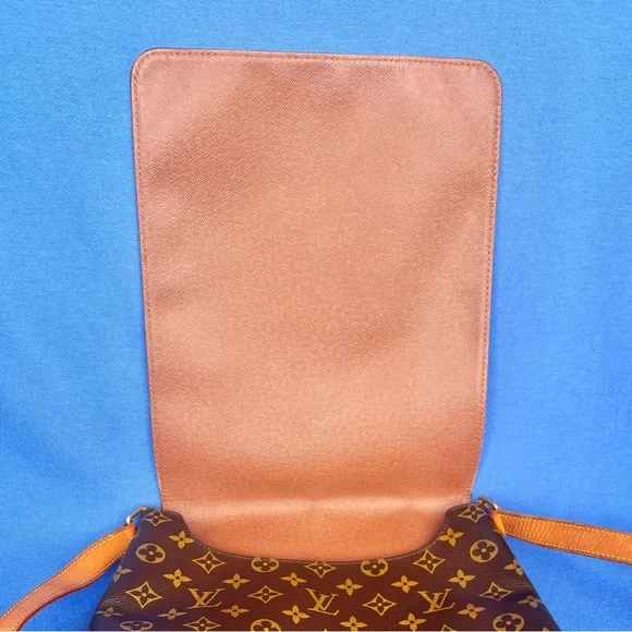 Louis Vuitton Musette Salsa AUTHENTIC GM - Picture 5 of 15
